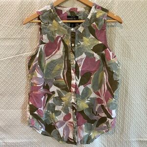 Tahari sleeveless floral/botanical button up tank. 100% linen. NWOT. Medium.